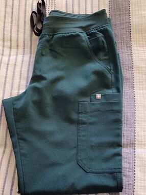 FIGS Forest Green Zamora Straight Leg Scrub Pants Womens MEDIUM